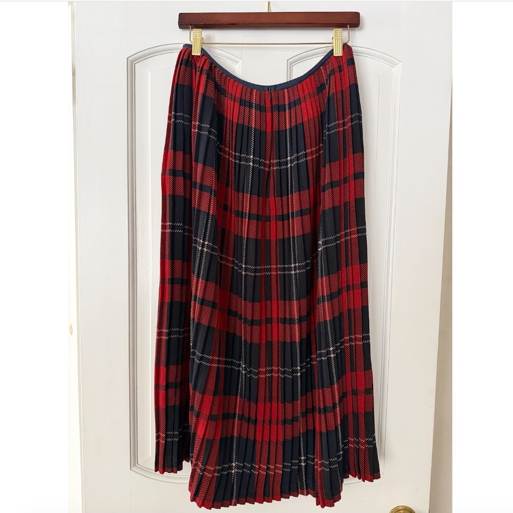 A Détacher Red Plaid Pleated Skirt, Size 4 (Small)